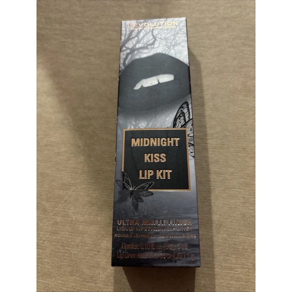 REVOLUTION MIDNIGHT KISS LIP KIT ULTRA MATTE Finish Contour KIT BLACK UB14 Liner